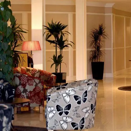 Court Hotel 3*