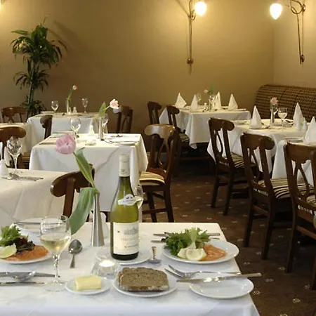 Hotel Court